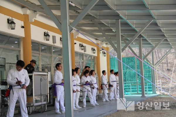 지난 11일 춘추정에서 개최된 제170회 영남동해지구 궁도대회.