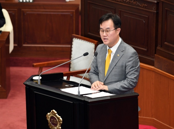 경남도의회 문화복지위원회 소속 김성훈 의원(더불어민주당 양산1) 의정활동 모습.