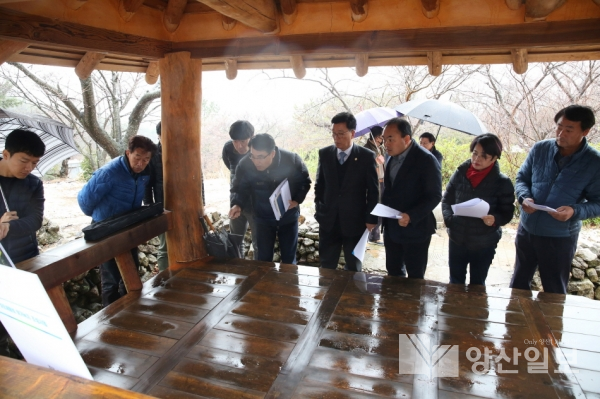 지난 21일 양산시의회 도시건설위원회 소석 의원들이 주요 사어장 11개소를 직접 방문하는 등 현장활동을 실시했다.