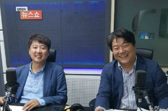 지난 3일 cbs 김현정의 뉴스쇼에 출연한 양문석 위원장(우측).