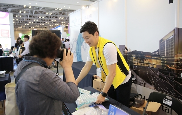 메디부산2018 벡스코행사 VR영상 시연 장면