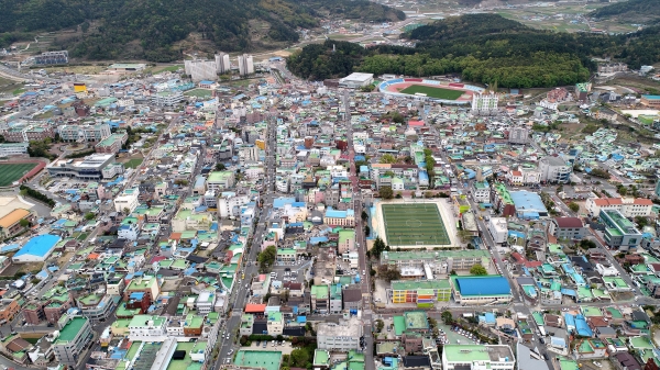 남해군이 경남도내 군부 중 유일하게 국토교통부 도시재생 뉴딜 중앙 공모사업 1차 서면평가를 통과했다(사진제공=남해군)