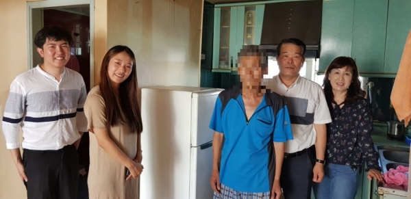 통영시 희망복지지원단은 1일 청장년 1인 세대가 일상생활에 적응할 수 있도록 생활에 필요한 중고 가전제품을 지원했다(사진제공=통영시)