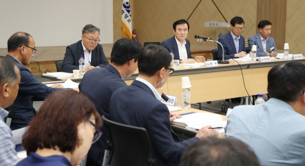 합천군은 31일 본청 대회의실에서 신규임용 공무원 23명을 대상으로 청렴교육을 실시했다.