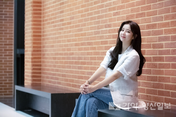 김해시 자원봉사 홍보대사로 위촉된 가수 은가은