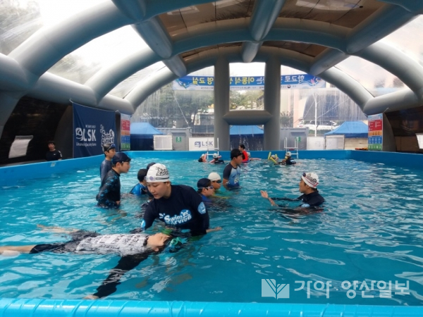 울산교육청은 17일부터 이동식 생존수영교실을 운영한다. (사진제공=울산교육청)