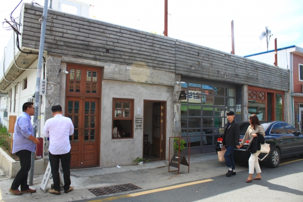하라식당, 낭만멸치 등 6개 가게가 입주한 회현종합상사.