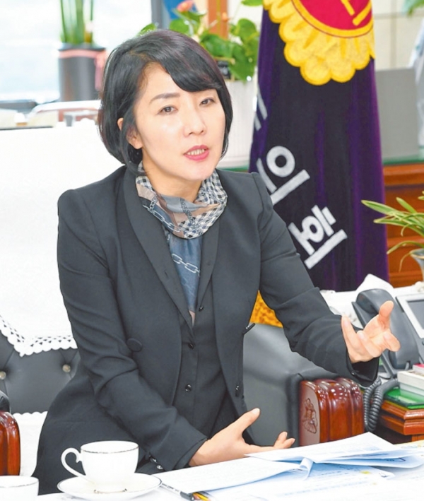 김지수 경남도의회 의장