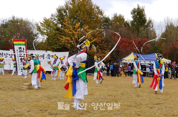 27일, 28일 양일간 개최 된 경상남도 무형문화제 축제에서 공연이 펼쳐지고 있다 (사진제공=함양군)