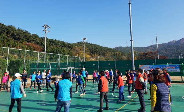 '2018년 성주동 단체화합 한마당 체육대회'가 지난 1일 성주주민운동장에서 개최됐다.