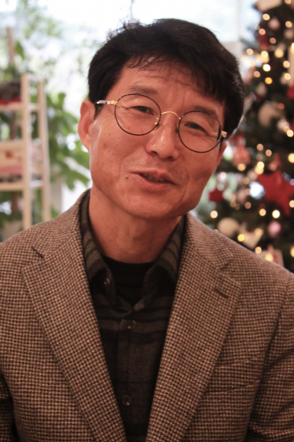 장태영씨가 인터뷰를 하고 있다.