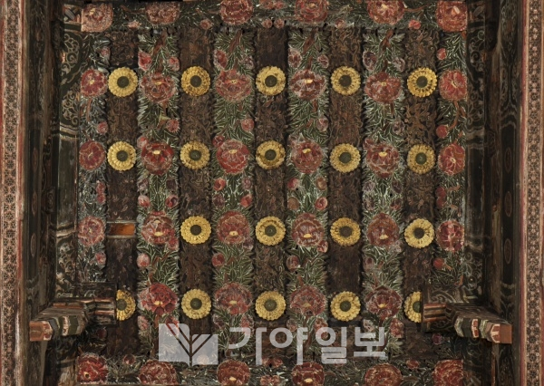 통도사 대웅전 천정문양(사진제공=문화유산회복재단)