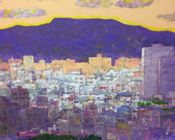 제목: 희망작품: 90.9*65.1 mixed Acrylic 작가: 윤수미작품설명: 하늘아래 따뜻한 도심 옹기종기모여 새로운 삶을 시작하는 곳.그곳은 하늘과 산 집들의 향연으로 사람이 모여 희망을 노래할듯하다.해질녘 어둑어둑한 도시의모습을 따뜻한 색으로 입혔으며하늘과 산으로부터 보호받는 느낌으로 부산 어느산복도로마을을 보고 그려보았습니다.