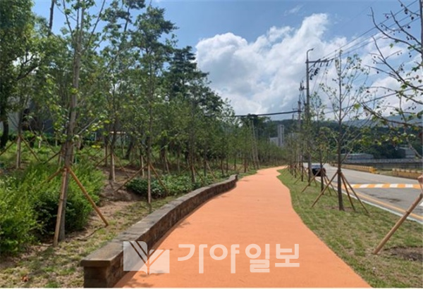 금정구 금사공단 주변 미세먼지 차단숲(2020년 준공)