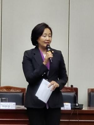 박영선 장관, 부산 첫 방문 중기벤처 격려 4곳 '강행군'